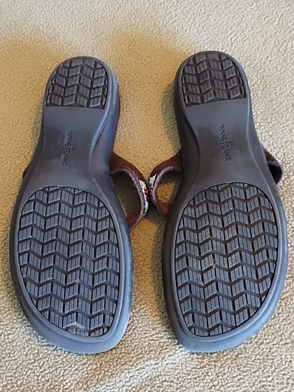 Minnetonka Bisbee Brown Suede Beaded Thong Sandals Women's Size 10 Turquoise Red - Picture 4 of 5